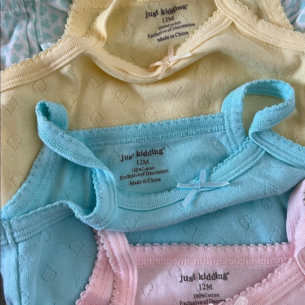 Bundle of girl clothes- size 12 months - Picture 3 of 5
